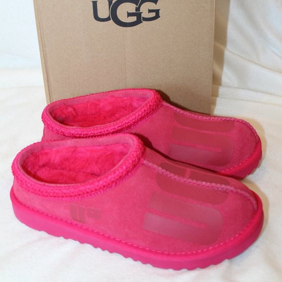 NIB UGG YOUTH 5 6 WOMEN'S 7 8‎ TASMAN LOGO SUEDE SLIPPERS FUSCHIA PINK - Picture 1 of 6